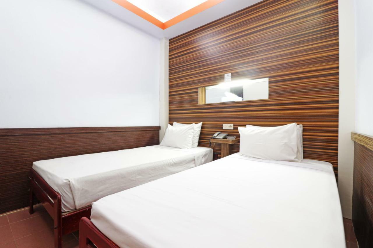 Mutiara Sari Hotel Makassar Exteriör bild