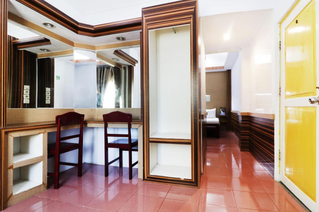 Mutiara Sari Hotel Makassar Exteriör bild