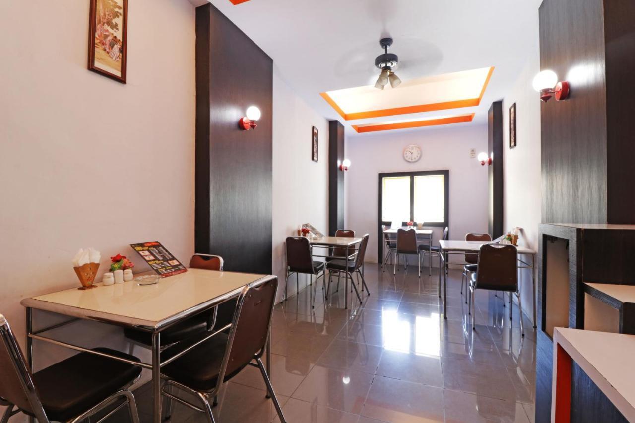 Mutiara Sari Hotel Makassar Exteriör bild